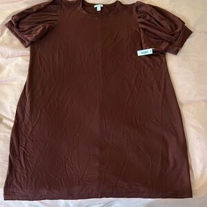 Soft cotton dress with puff sleeve.